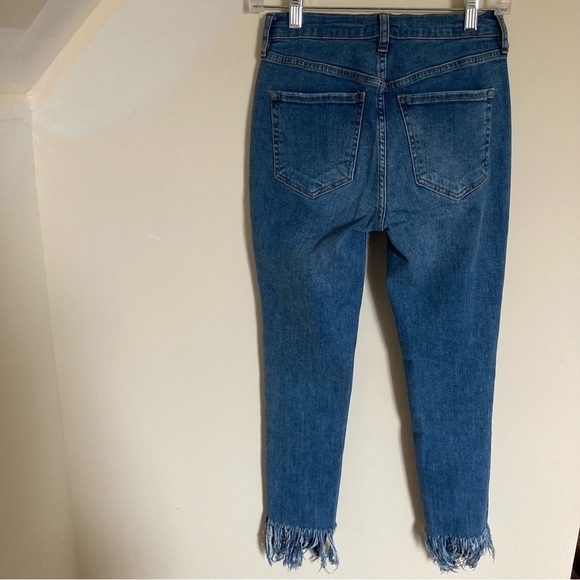 Free People Distressed Frayed Denim Cropped Jeans Size 27 - Picture 8 of 8